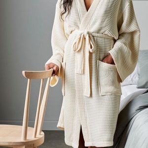 New with tags! ettitude waffle bath robe - natural color